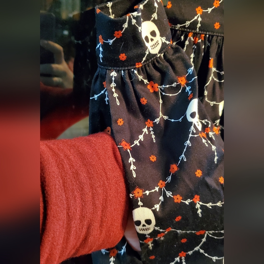 Bella Gathered Swing Skirt In Halloween Skull Lace Print 2X - Picture 7 of 12